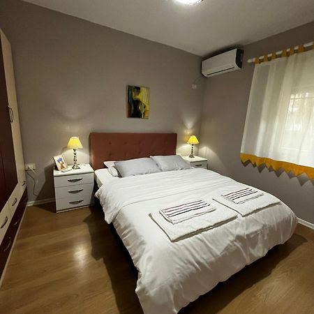 Bllok Area Apartment Тирана Екстер'єр фото